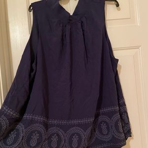Navy sleeveless blouse with pineapple detail